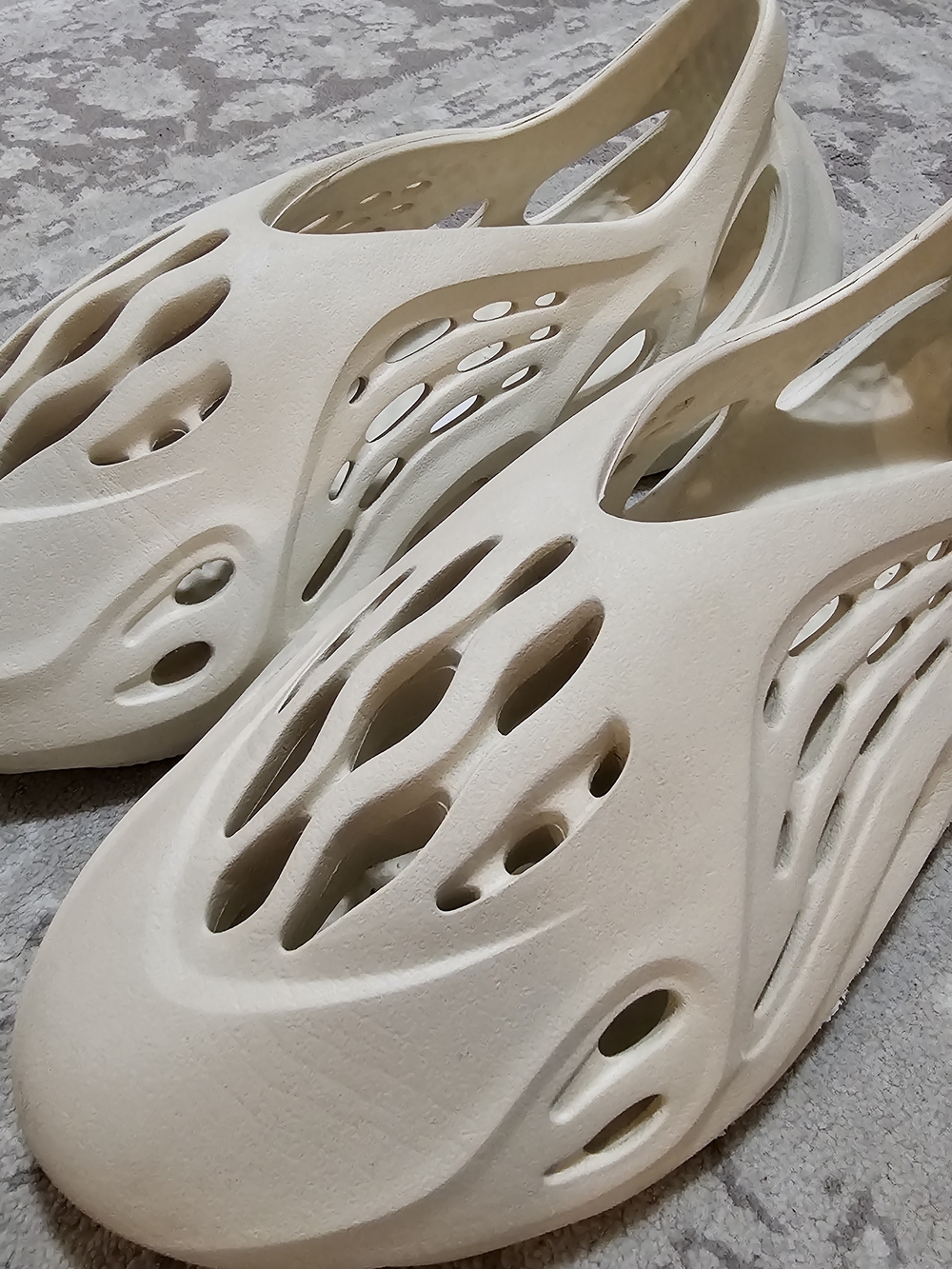 Adidas Yeezy Foam Runners - Picture 7 of 10
